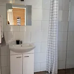 B *